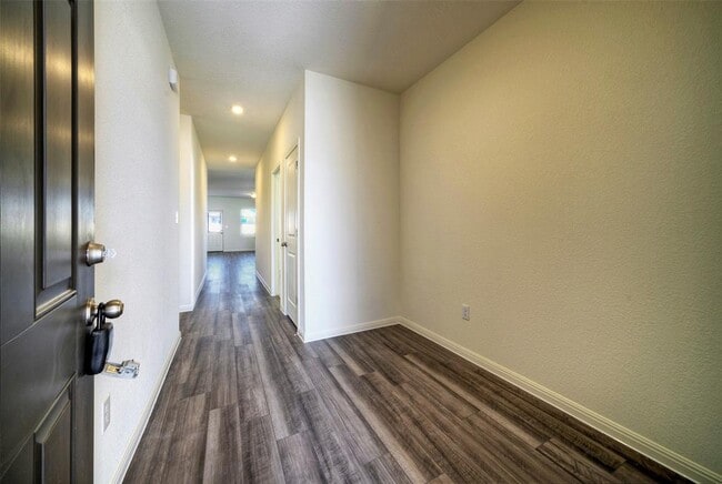 Photo - 248 Wren Ln
