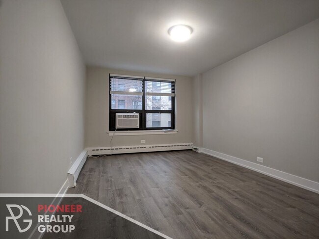 445 W Wellington Ave Unit W445-02G