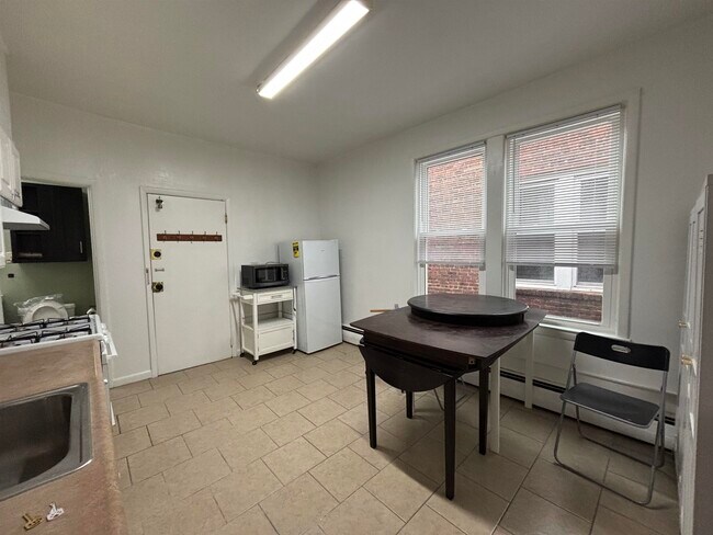 Photo - 66 Cottage St Unit #3