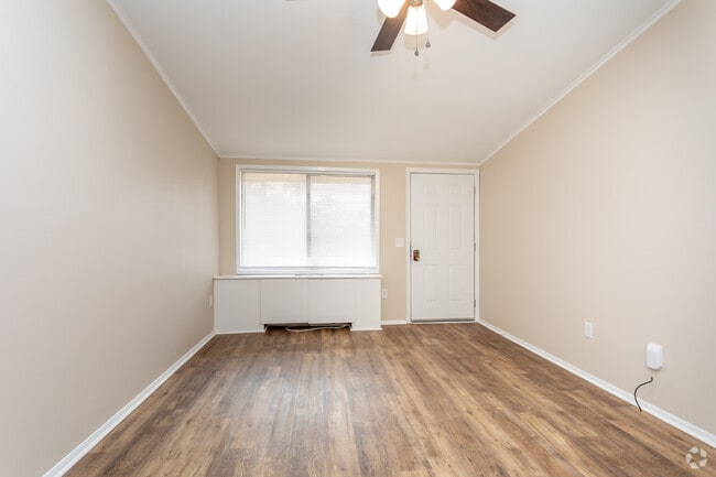 1BR, 1BA - 576SF - Living Area