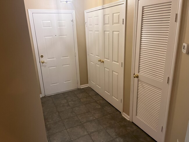 Building Photo - 10550 Baymeadows Rd Unit Baymeadow Rental