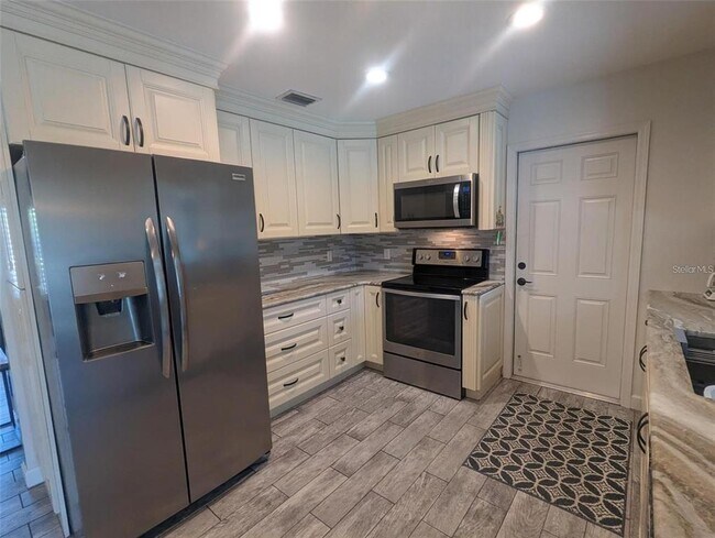 Photo - 3070 Gulf Gate Dr