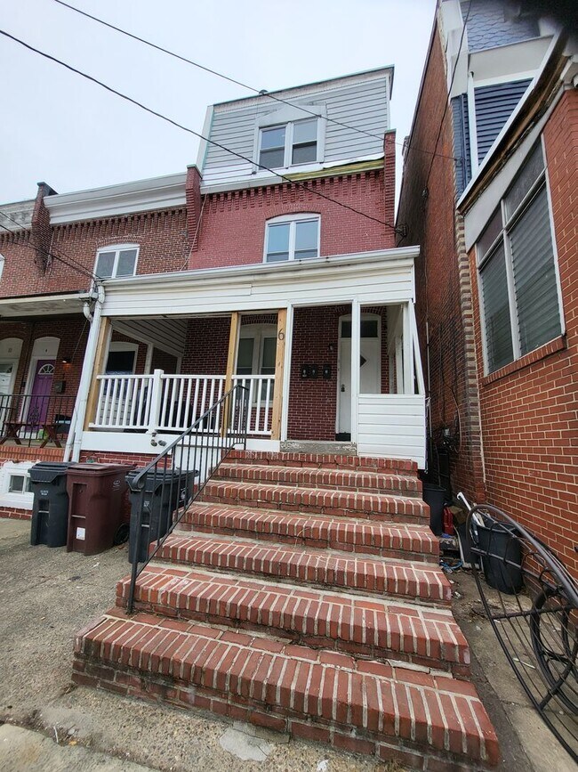 Photo - 6 5th Ave Unit Apt 2