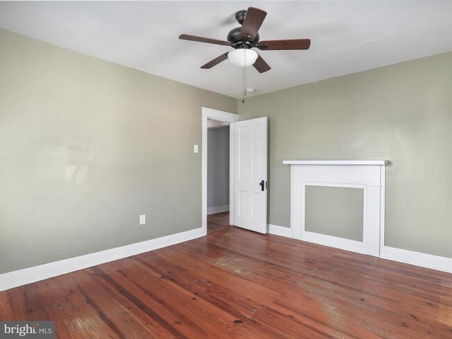 Photo - 588 E King St