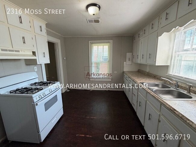 Photo - 2316 Moss St