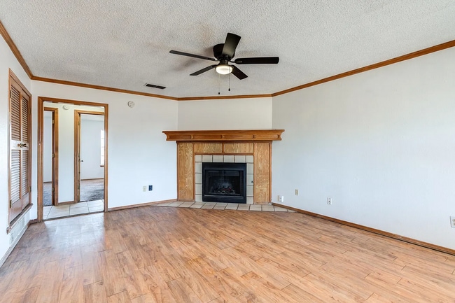 Photo - MOVE IN SPECIAL 1st Month Half off! Two-bedroom Apartment Just South of the Loop