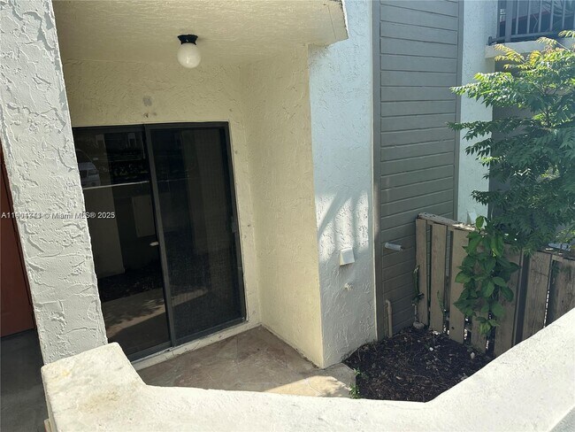 Photo - 5595 Courtyard Dr Unit 5595