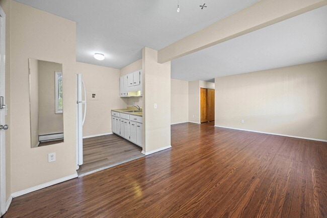 Photo - 138-154 Woodhill Dr