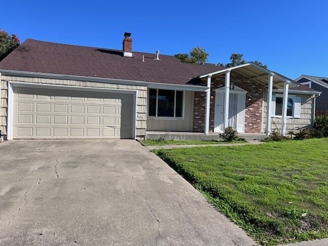 Building Photo - Freshly painted Parkway home close to scho...