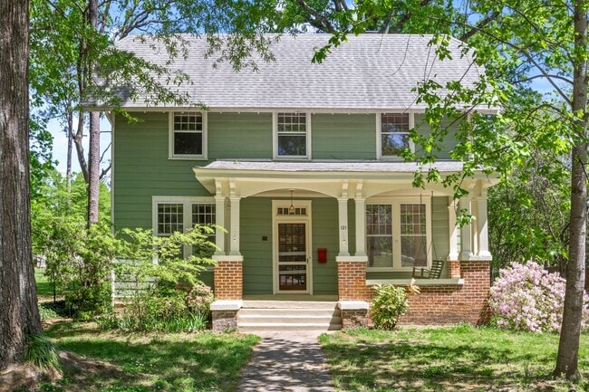 Building Photo - Historic Home in Wake Forest!