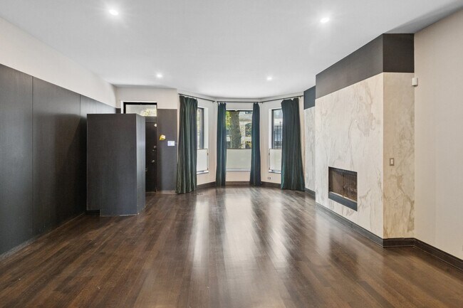 Photo - 44 E Cedar St