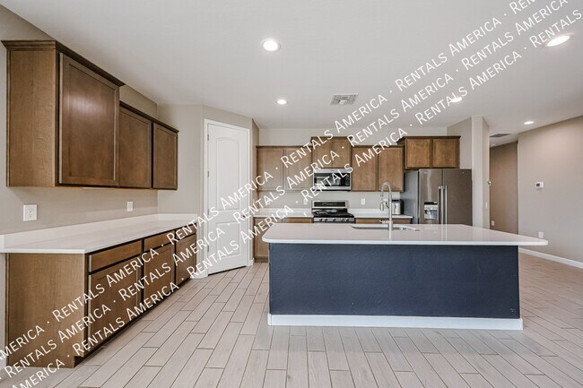 38017 W San Alvarez Ave