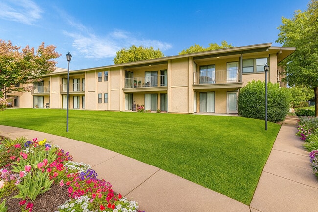 Photo - Willow Ridge Apartments