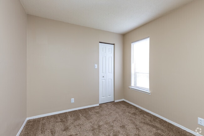 2HAB, 1BA - 755 ft² - Woodlake