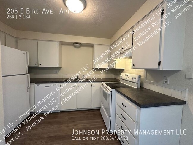 205 E Bird Ave Unidad B