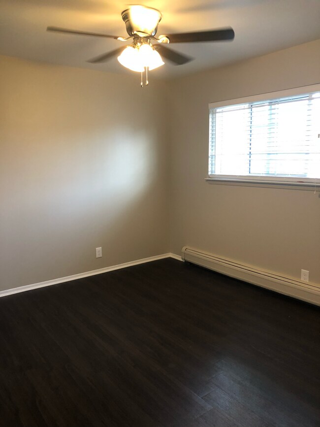 Photo - 2508 Inglis St