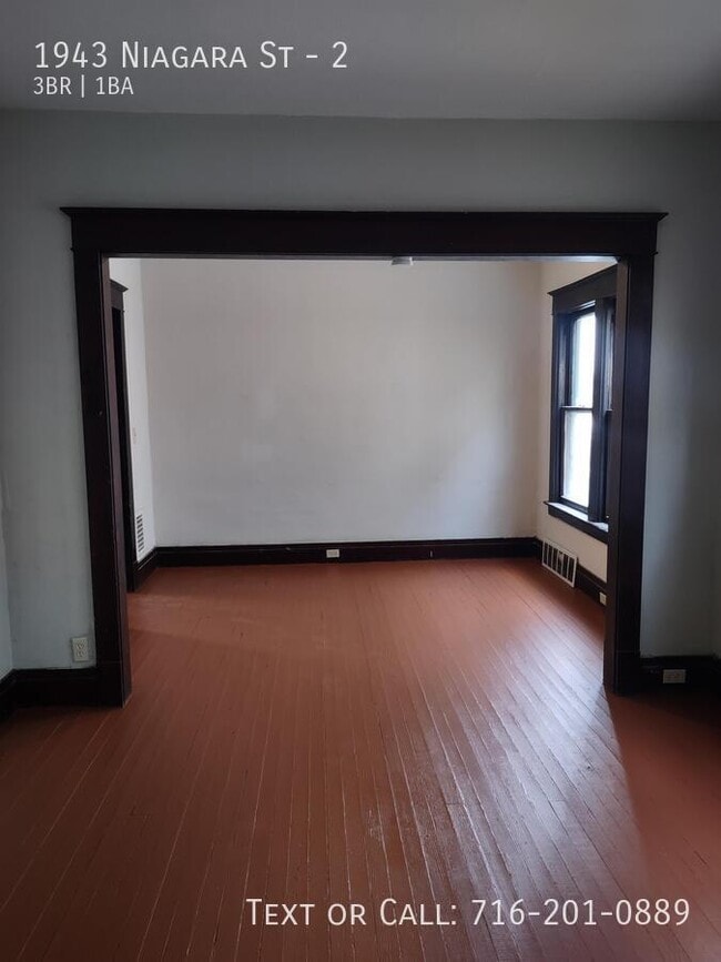 Photo - 1943 Niagara St Unit 2