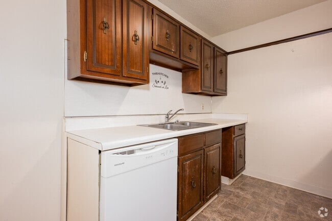 2BR, 1BA - 1,003SF - Kitchen