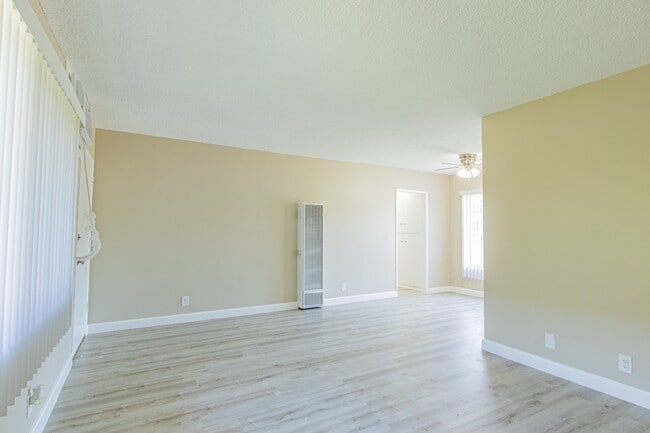 Parthenia Twin Apartments