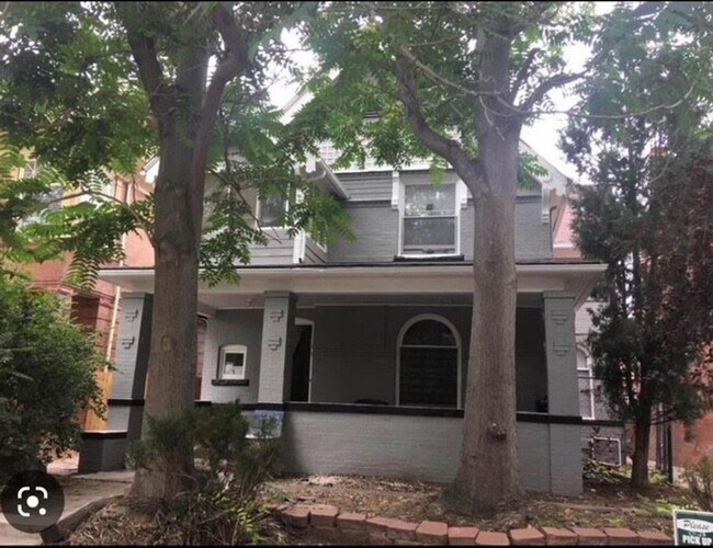 Building Photo - 2 Bedroom Apartment on Main Level in Victo...