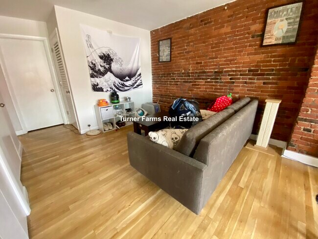 Photo - 162 Broadway Unit 2