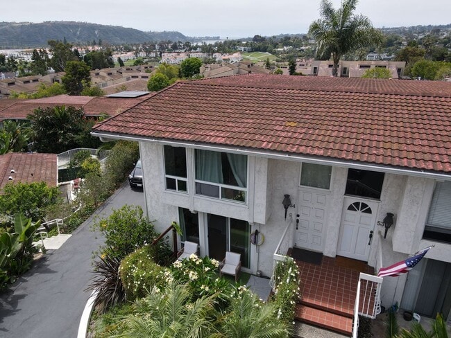 Building Photo - Luxurious Carlsbad Townhome with Ocean Views