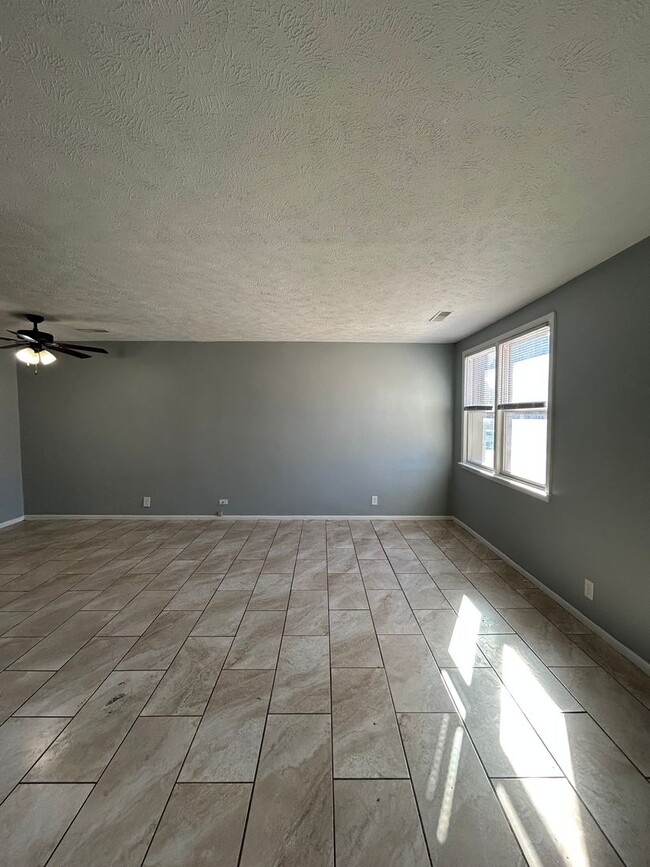 Photo - Private Entry, Cozy Comfort – 1 Bedroom, 1 Bathroom Home-Style Apartment