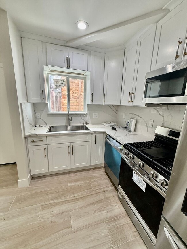 Photo - 1185 Zircon St