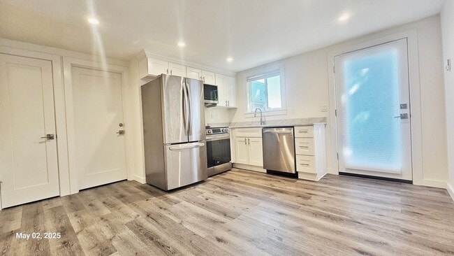 Photo - Modern 1 Bed, 1 Bath in Prime Roosevelt Location