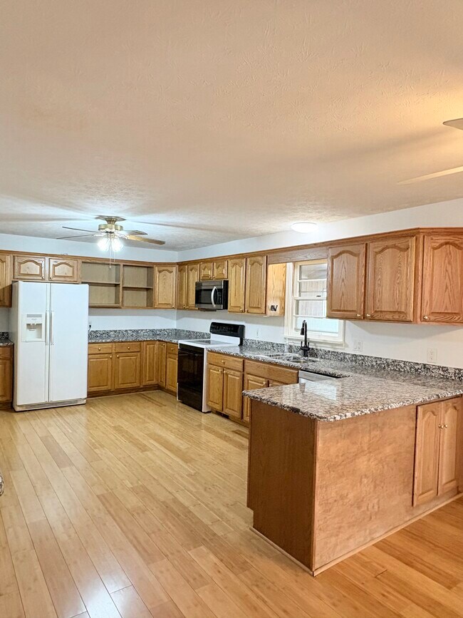 Photo - 11 Hightower Ct