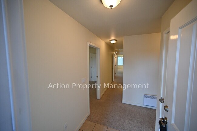 Photo - 2 bed, 2 bath, 1 car garage in a 4-plex, in Sequim