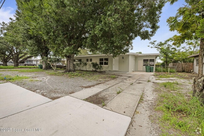 Building Photo - 418 N Fiske Blvd Rental