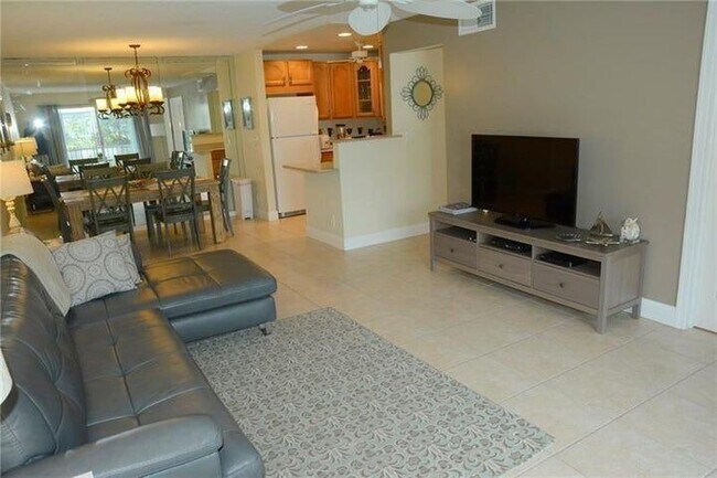 Photo - 6499 Bay Club Dr Unit 2