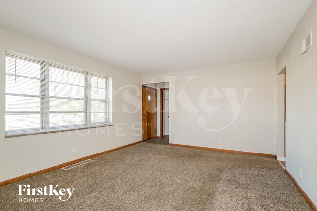 Photo - 890 Prigge Rd