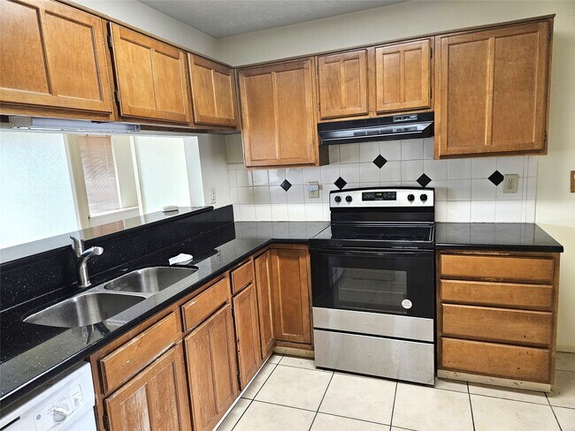 Photo - 8215 Summer Quail Dr