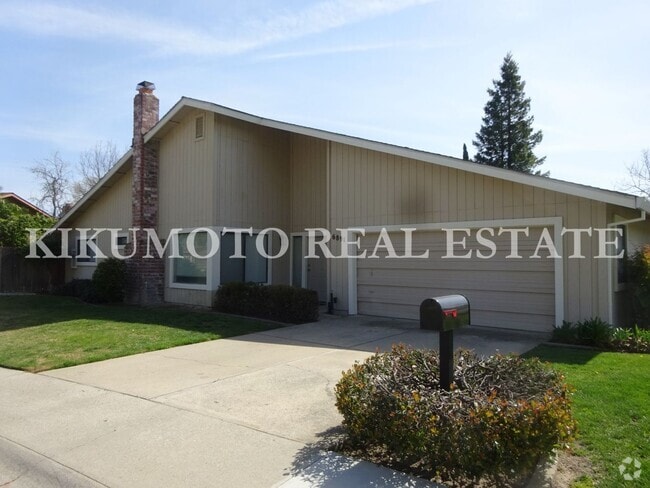 Building Photo - 2 bedroom, 2 bath, 2 car garage Half-plex ... Rental