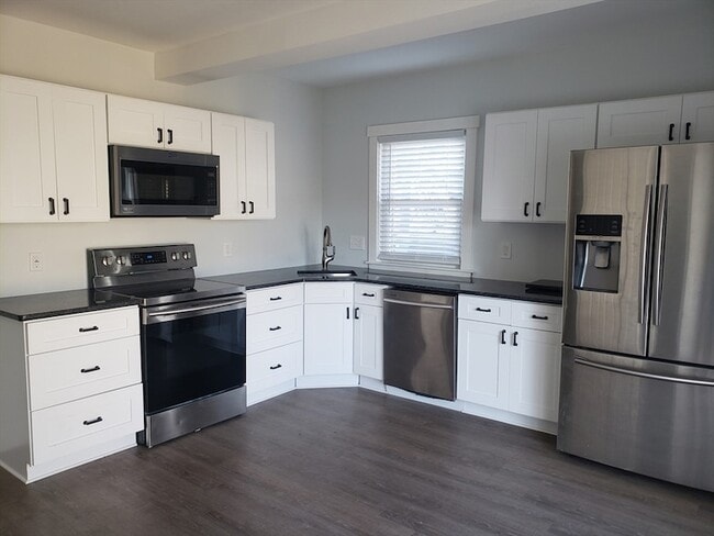 Building Photo - 35 Herrick St Unit A Rental