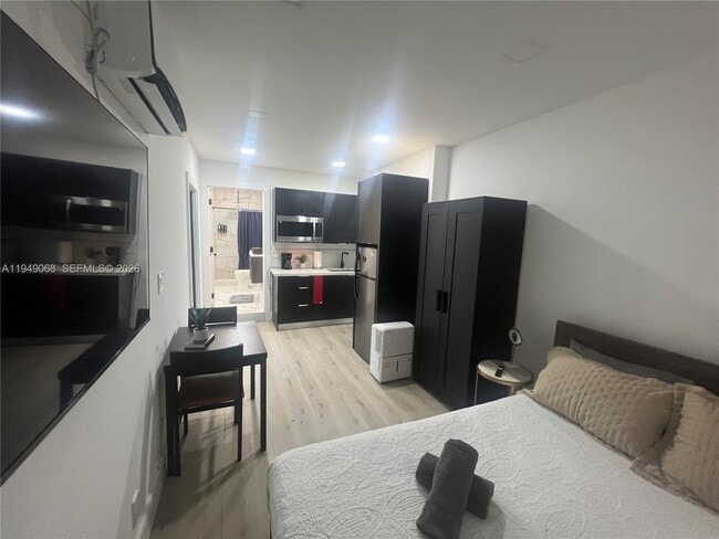 Photo - 2723 SW 13th St Unit Studio