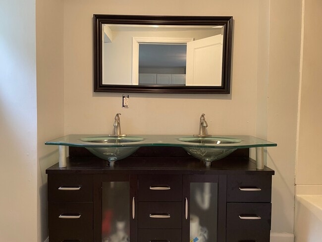 Photo - 18 Elizabeth St Unit B