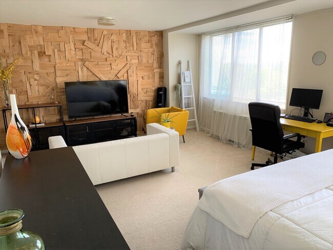 Photo - 10401 Grosvenor Pl Unit Grosvenor Park III