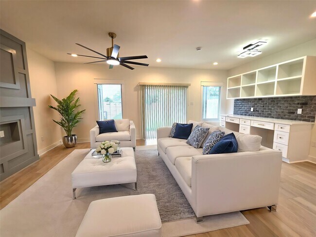 Photo - 19539 Dunbar Ave