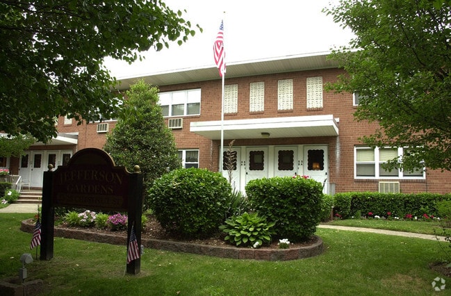 Photo - Jefferson Gardens Apartments
