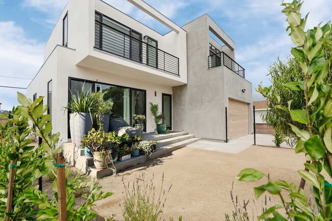 Building Photo - 12127 Lucile St