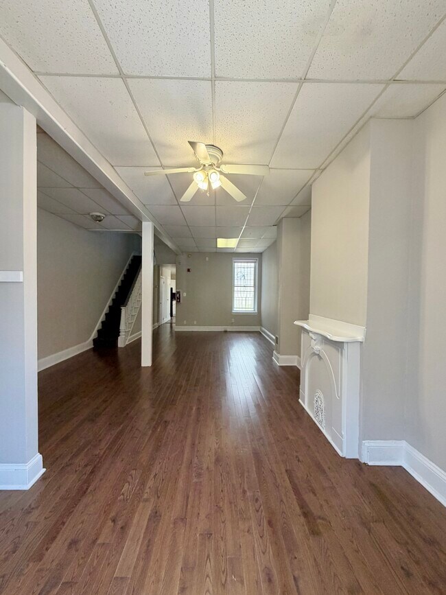 Photo - 4047 Sansom St