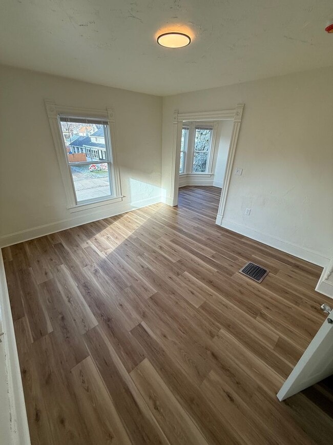 Building Photo - 654 Central St Unit 654 Central St - C