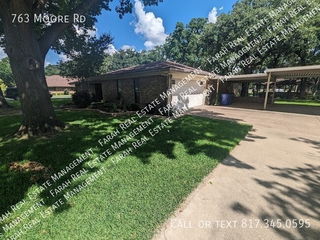 Photo - 763 Moore Rd
