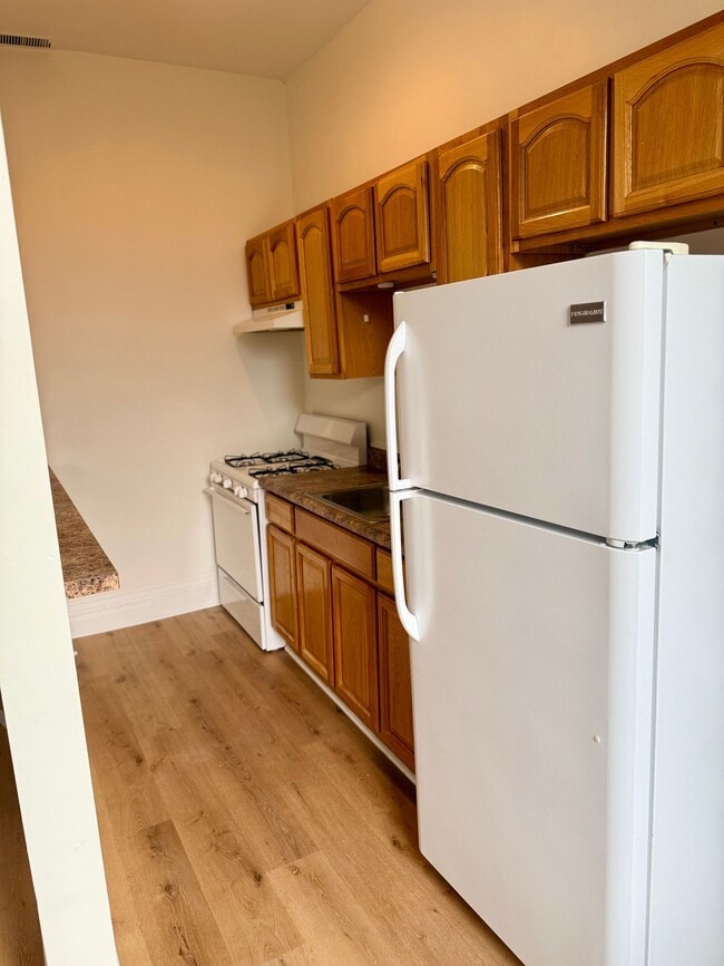 Photo - 217 W 11th St Unit 3