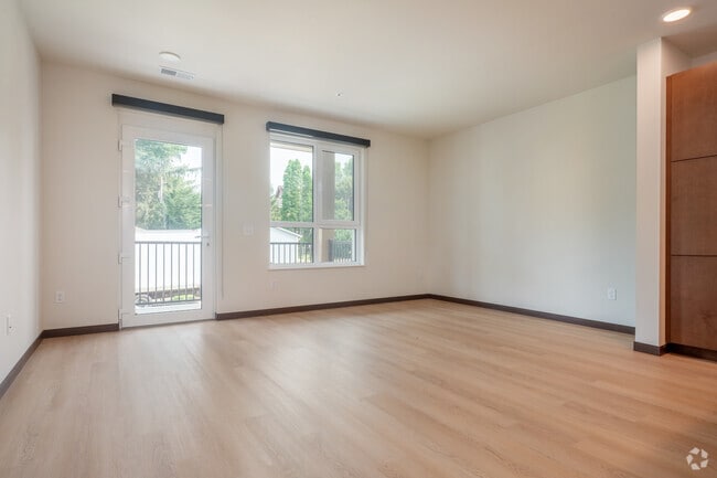 1BR, 1BA - 770SF - Living Room