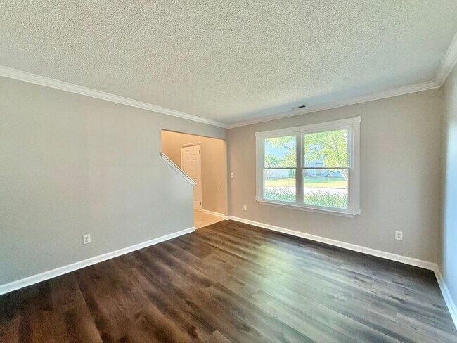 Photo - 301 Siena Dr