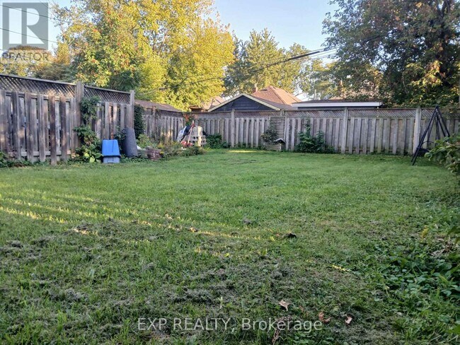 Photo - 861 Cosburn Ave.